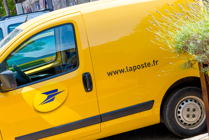 Livraison à domicile : La Poste retravaille son expérimentation et l’étend avec l’appui de Giphar