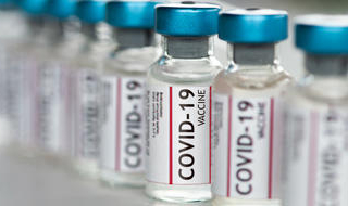 Vaccins anti-Covid-19 : et le nombre de doses commandées par la France est de…