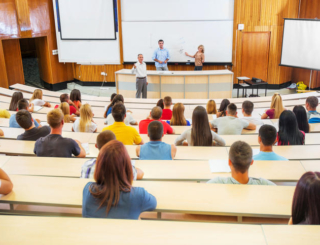 Formation : les études de pharmacie vont-elles séduire les jeunes ?