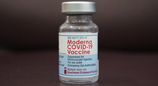 Dose de rappel du vaccin anti-Covid 19 : oui pour Pfizer, non pour Moderna