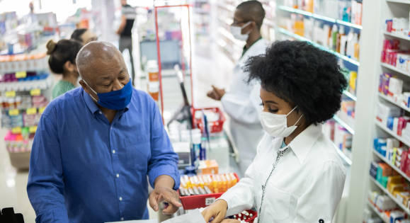 Vaccination anti-Covid-19 : le deuxième rappel étendu aux pharmaciens et préparateurs