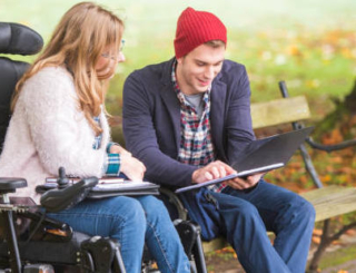 Handicap et études de santé : « dans notre secteur, la prise en charge devrait être exemplaire, elle est problématique », pointe l’Anepf