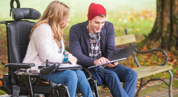 Handicap et études de santé : « dans notre secteur, la prise en charge devrait être exemplaire, elle est problématique », pointe l’Anepf