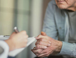 Négociations conventionnelles des médecins : la Cnam propose une consultation à 60 € 