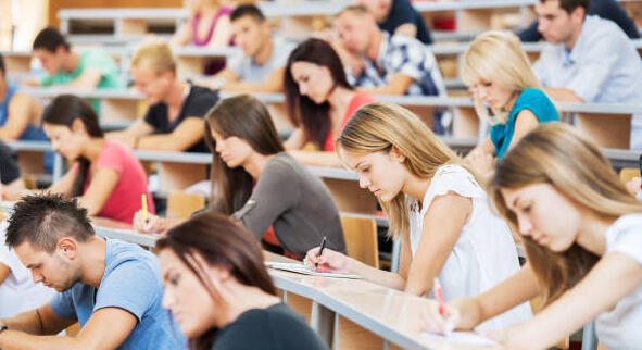 Etudes de santé : 8 étudiants en pharmacie sur 10 bien plus stressés depuis la réforme