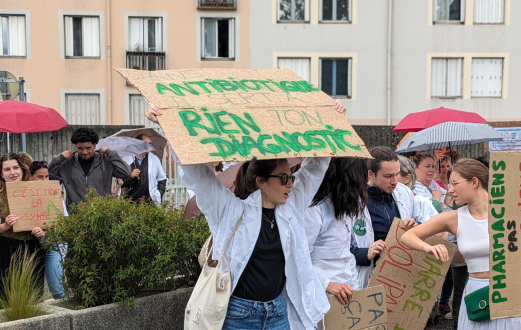 Grève du 30 mai : à Grenoble, 280 pharmaciens dans la rue