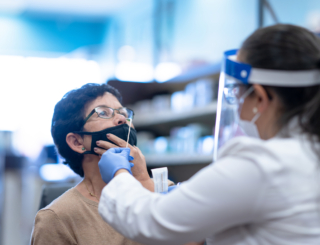 Déremboursement des tests antigéniques : à quoi les pharmaciens doivent s’attendre ?