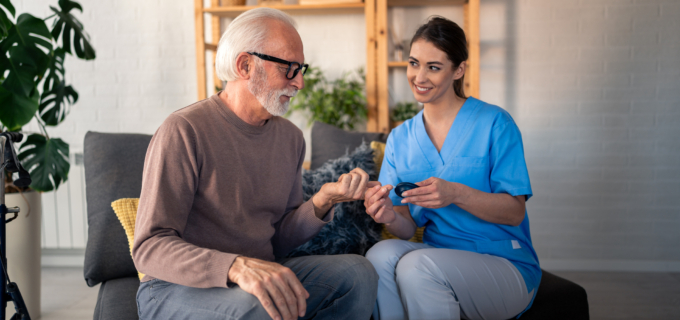 Infirmiers en pratique avancée : à quand la liste des traitements autorisés à être prescrits ?