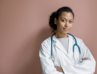 Les médecins étrangers veulent un contrat pérenne