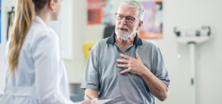 Participation des préparateurs aux nouvelles missions : l’hôpital peut-il montrer la voie à l’officine ?