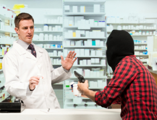 Violences en pharmacie : l’officine de la présidente de l’Ordre des pharmaciens victime d’un braquage